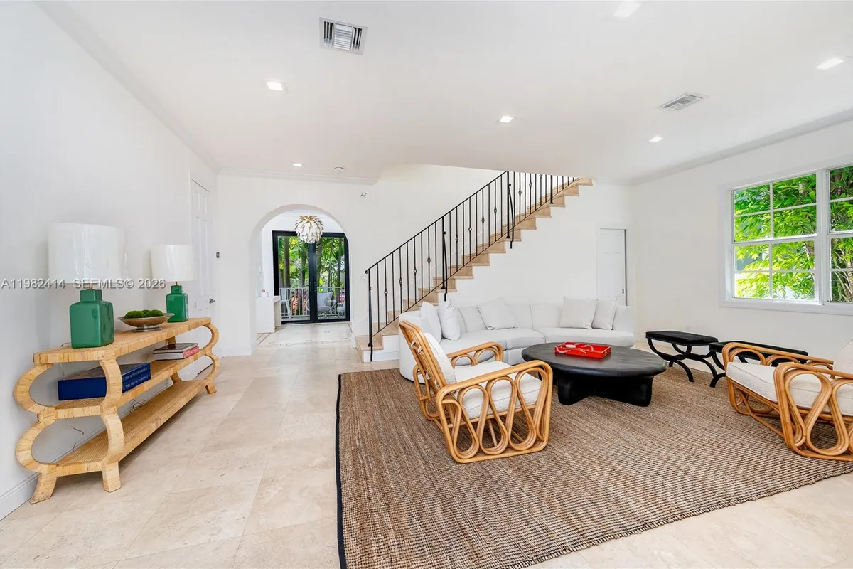 760 Glenridge Rd, Key Biscayne FL 33149