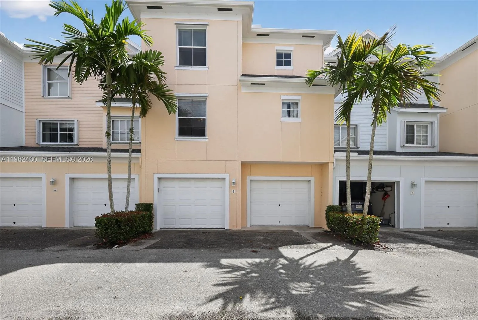 3 bedroom 2 bath for sale at 156 Aragon Way # 103, Jupiter FL 33458