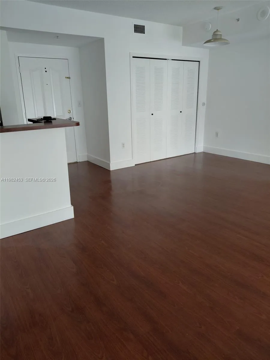 5077 NW 7th St # 1006, Miami FL 33126