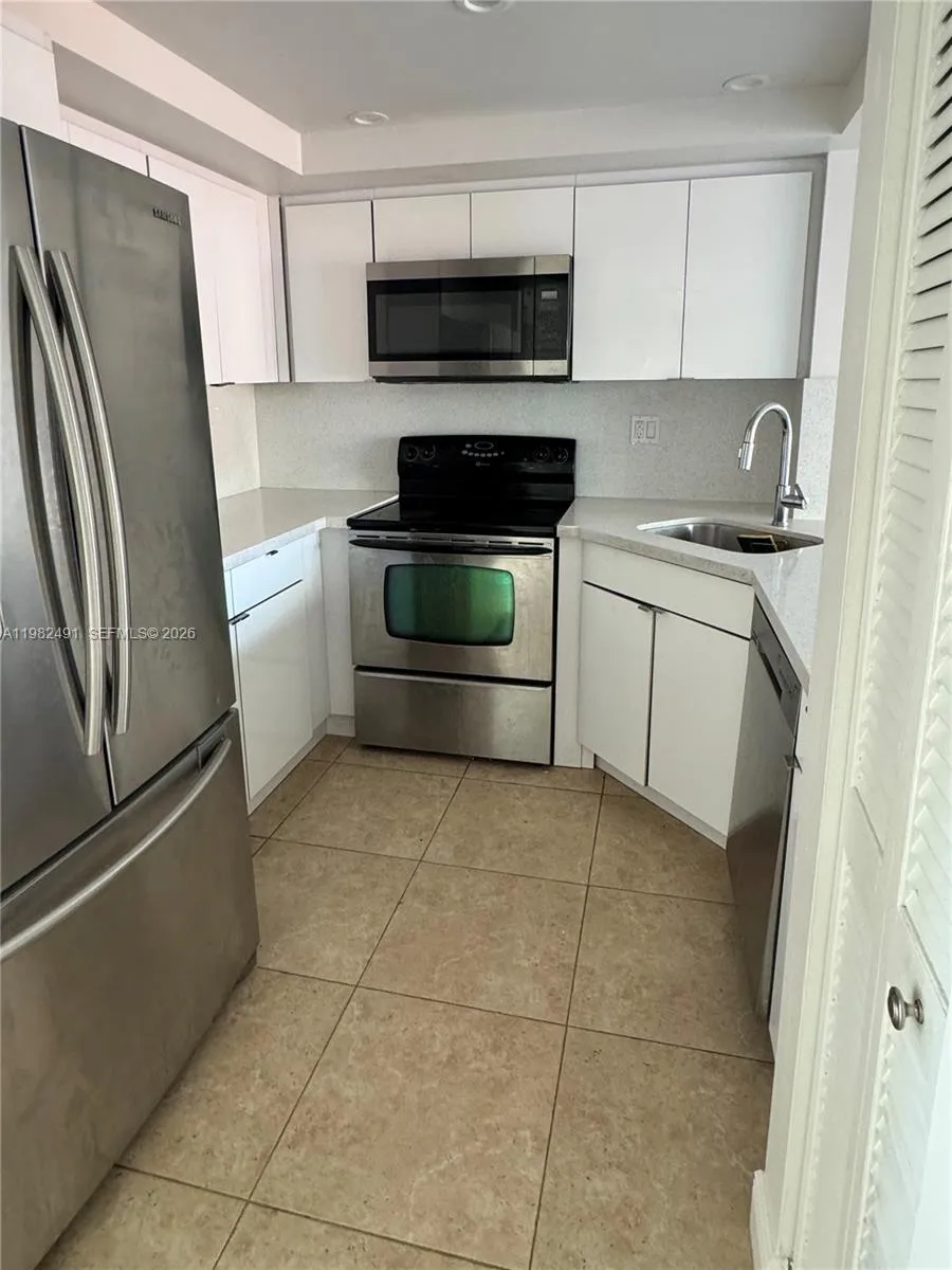 10220 SW 77th Ct, Miami FL 33156