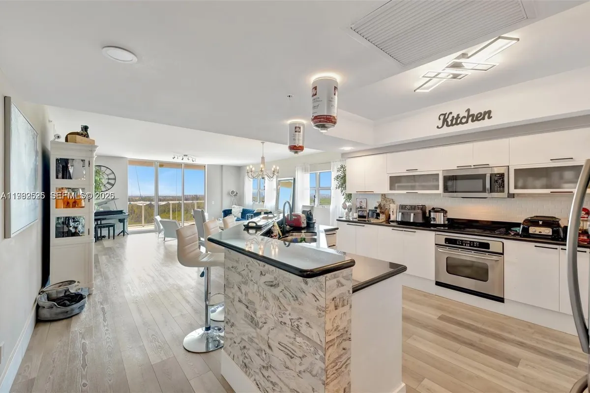 14951 Royal Oaks Ln # 1409, North Miami FL 33181