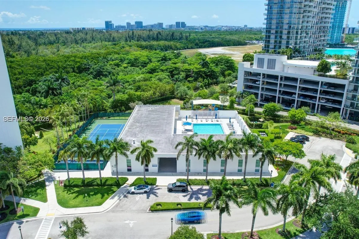 14951 Royal Oaks Ln # 1409, North Miami FL 33181