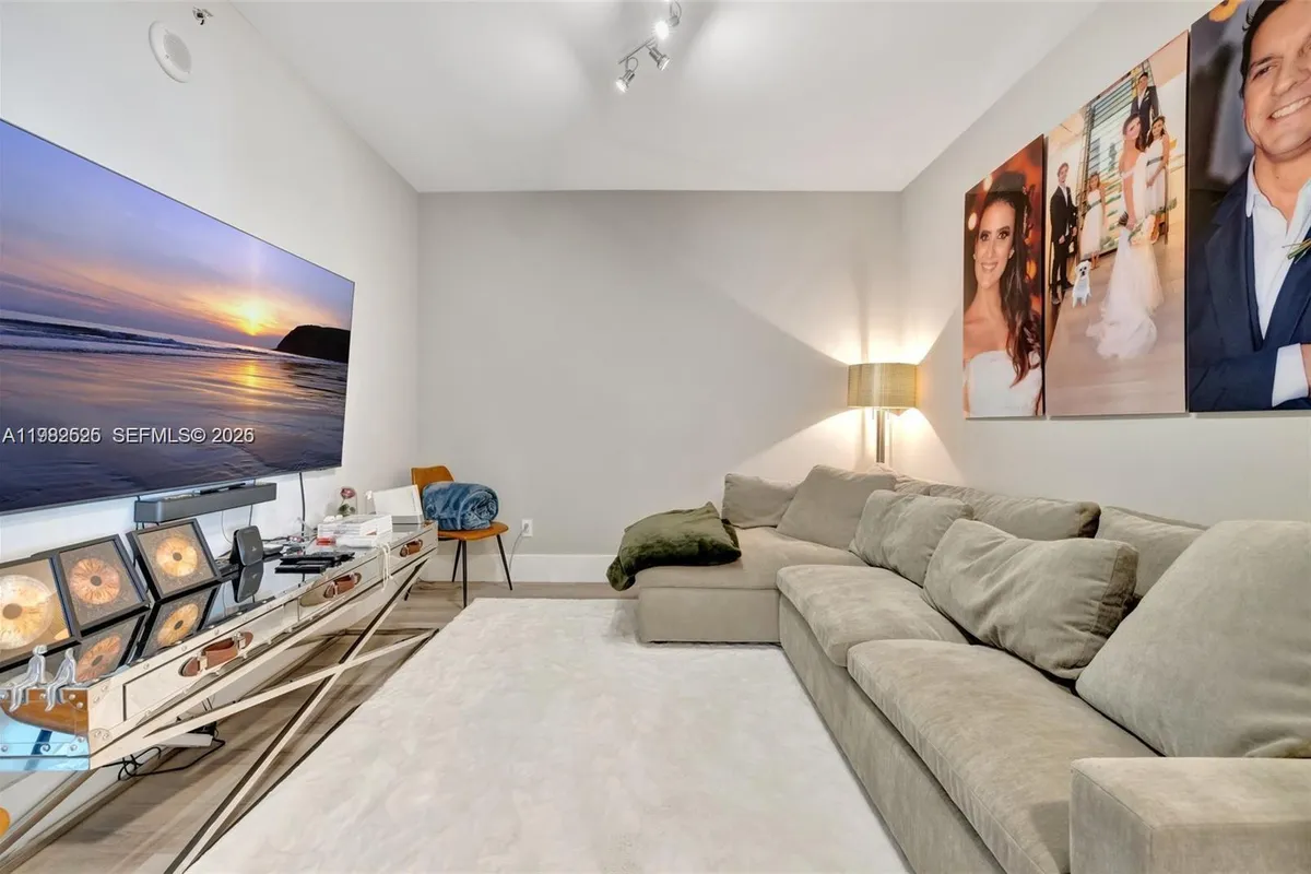 14951 Royal Oaks Ln # 1409, North Miami FL 33181