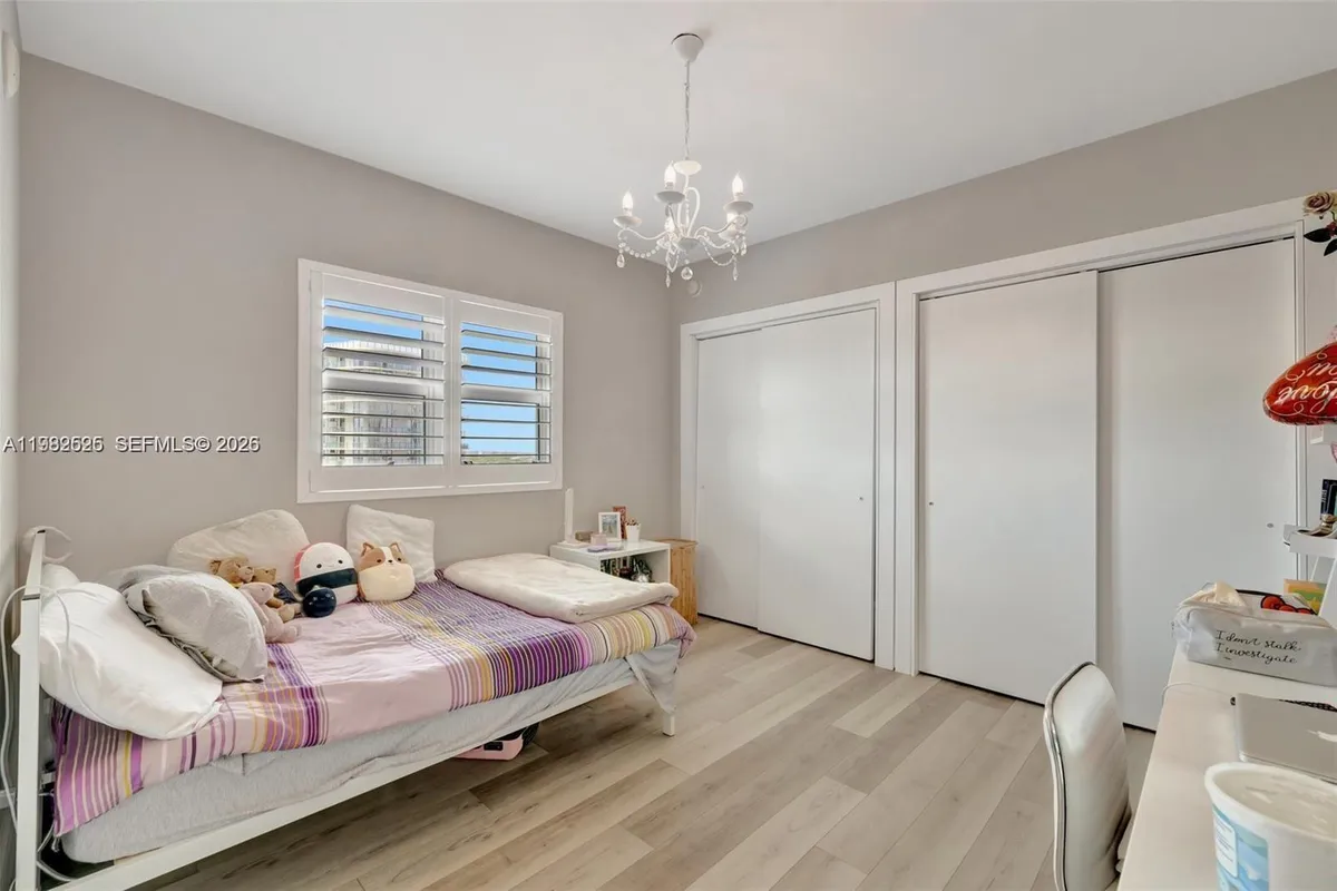 14951 Royal Oaks Ln # 1409, North Miami FL 33181