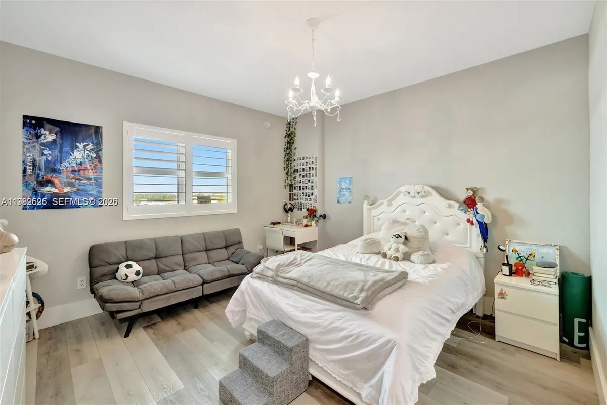 14951 Royal Oaks Ln # 1409, North Miami FL 33181