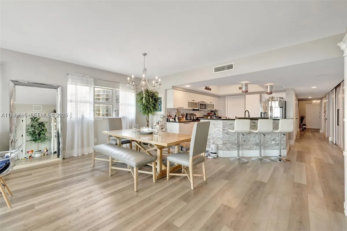 14951 Royal Oaks Ln # 1409, North Miami FL 33181