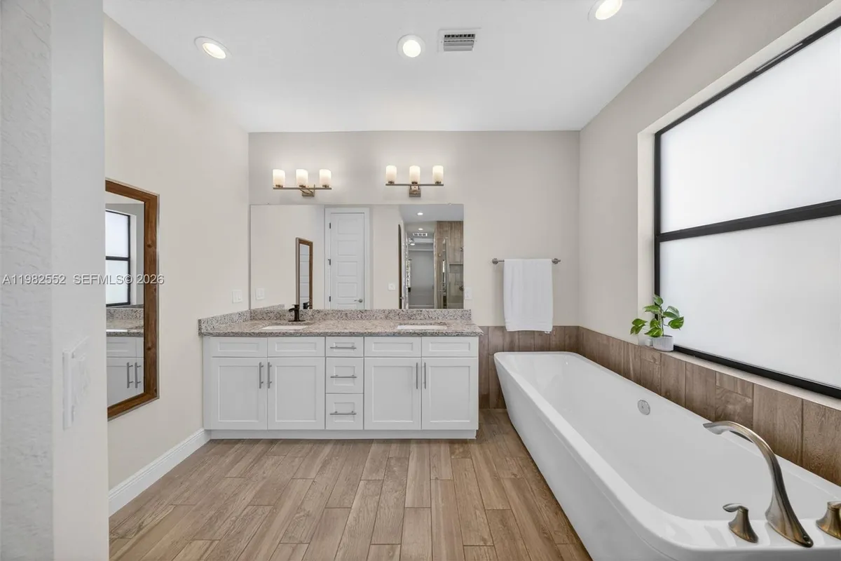 2205 SW 13TH ST, Cape Coral FL 33991