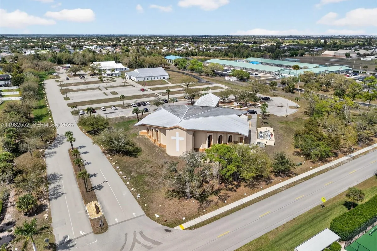 2205 SW 13TH ST, Cape Coral FL 33991