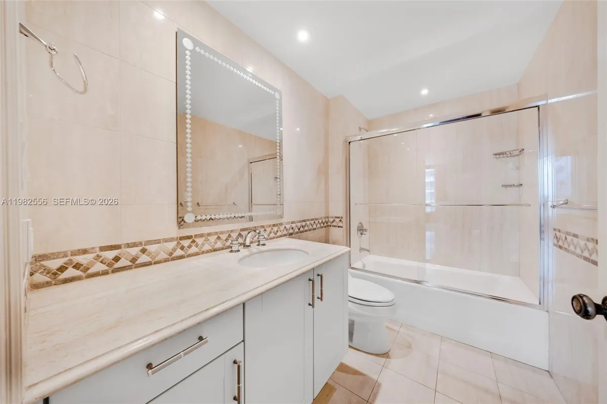 430 Grand Bay Dr # 902, Key Biscayne FL 33149