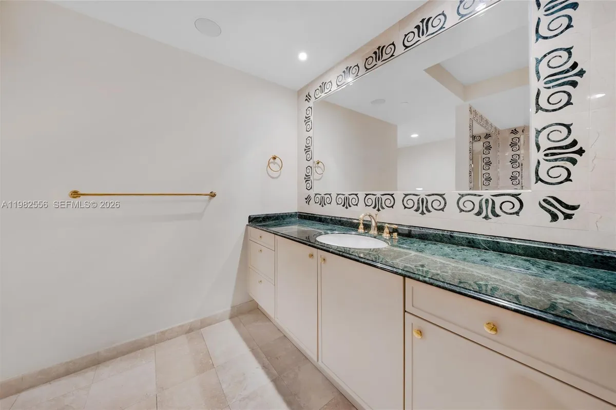 430 Grand Bay Dr # 902, Key Biscayne FL 33149