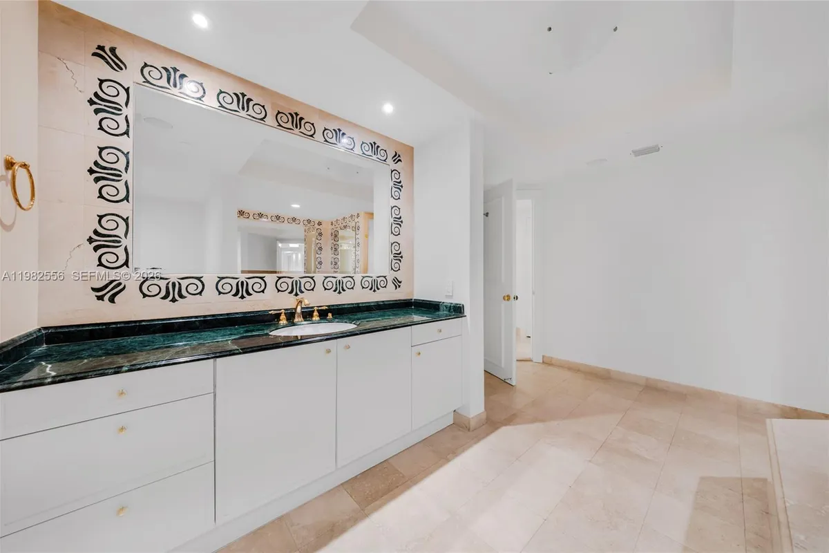 430 Grand Bay Dr # 902, Key Biscayne FL 33149