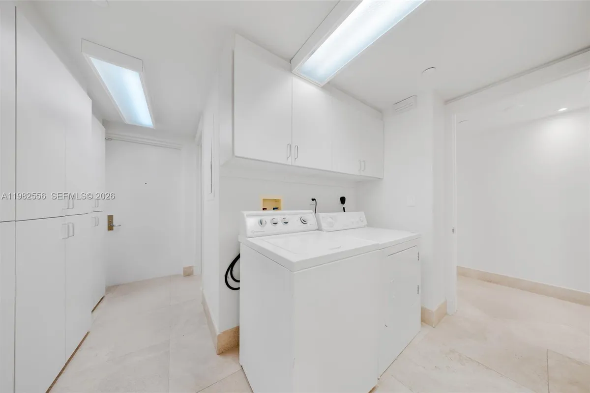 430 Grand Bay Dr # 902, Key Biscayne FL 33149