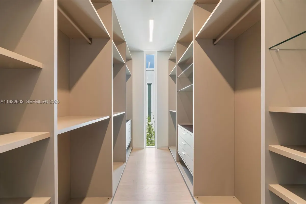 1011 W 48th St # 8, Miami Beach FL 33140