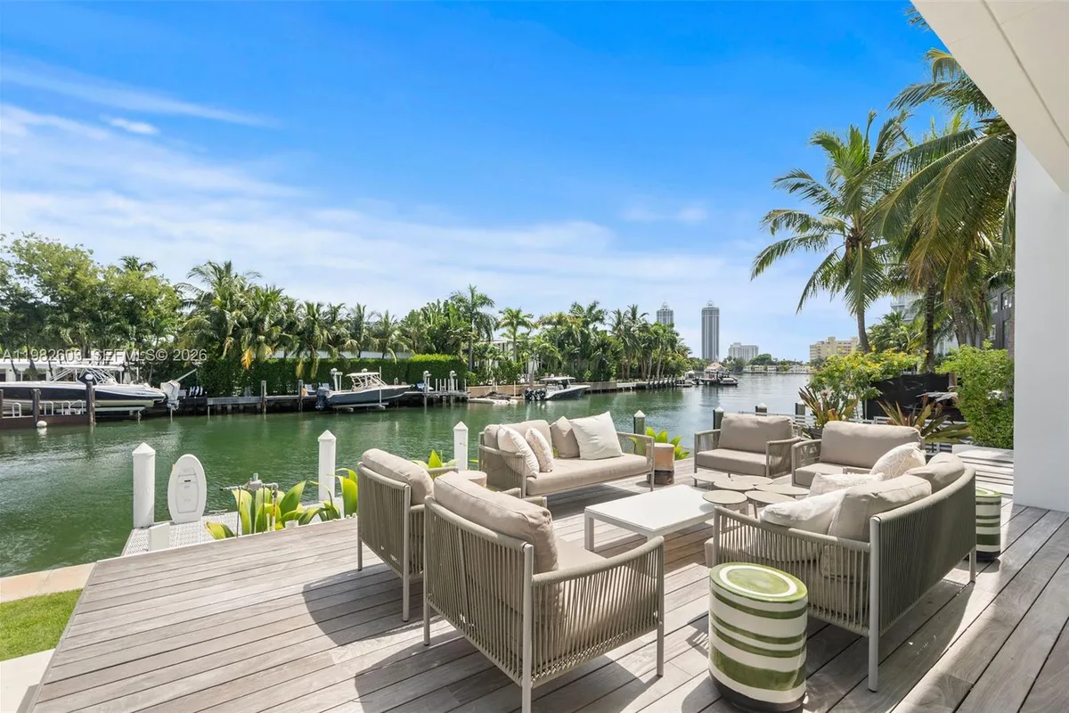 1011 W 48th St # 8, Miami Beach FL 33140