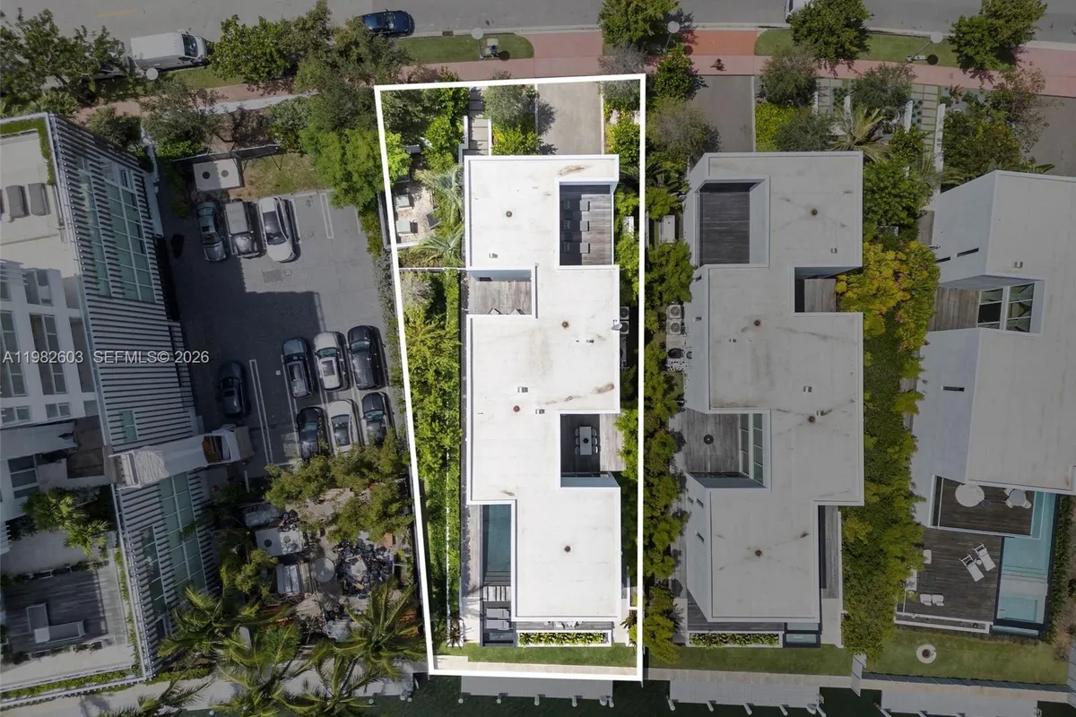 1011 W 48th St # 8, Miami Beach FL 33140