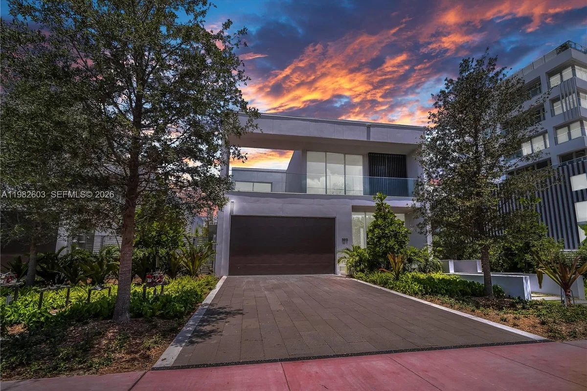 1011 W 48th St # 8, Miami Beach FL 33140