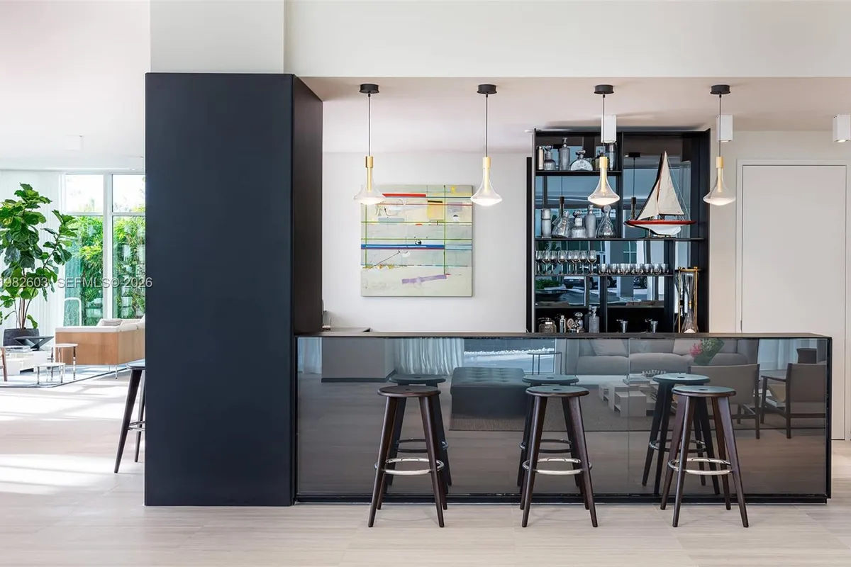 1011 W 48th St # 8, Miami Beach FL 33140