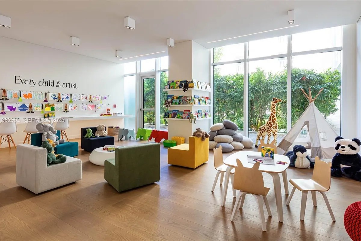 1011 W 48th St # 8, Miami Beach FL 33140