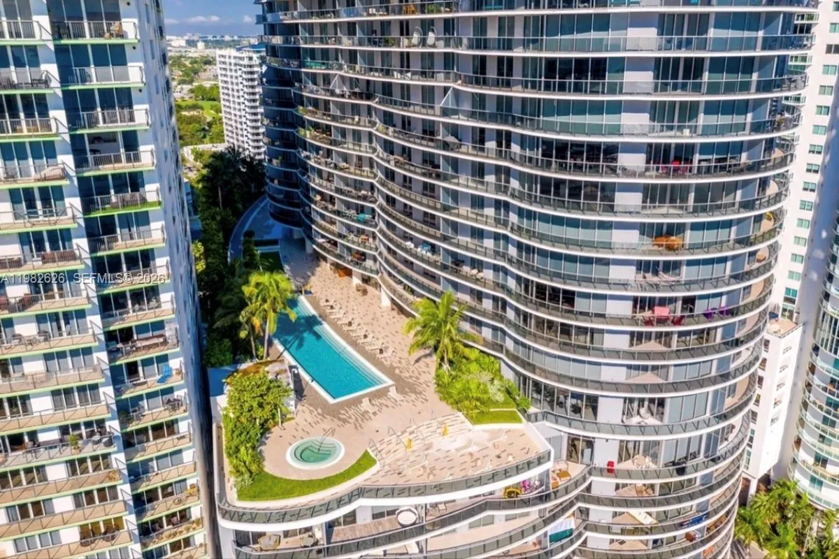 488 NE 18TH # 2703, Miami FL 33132