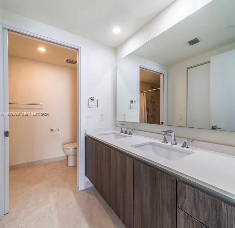 488 NE 18TH # 2703, Miami FL 33132