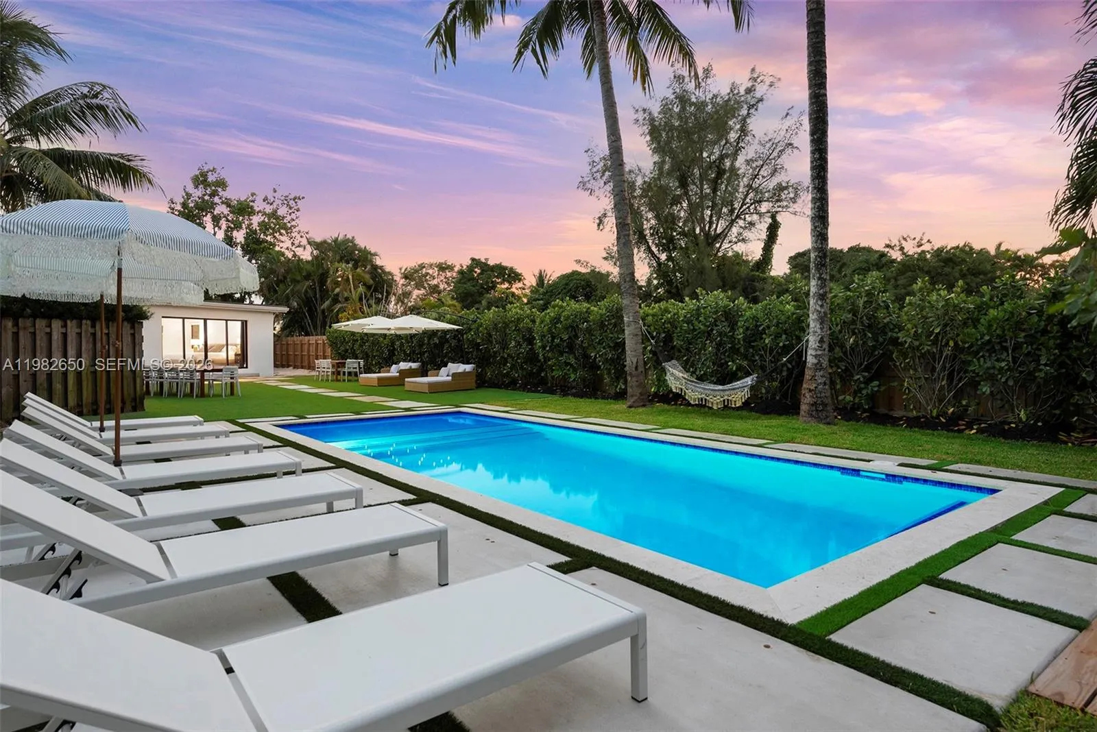 995 NE 107th St, Miami FL 33161