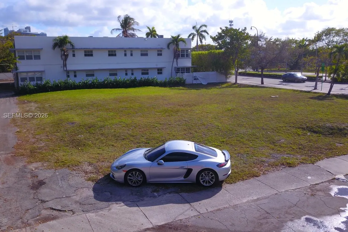 5215 Biscayne Blvd, Miami FL 33137