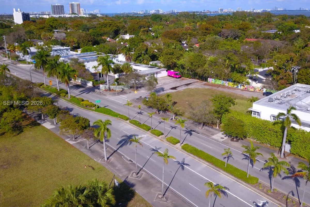 5215 Biscayne Blvd, Miami FL 33137