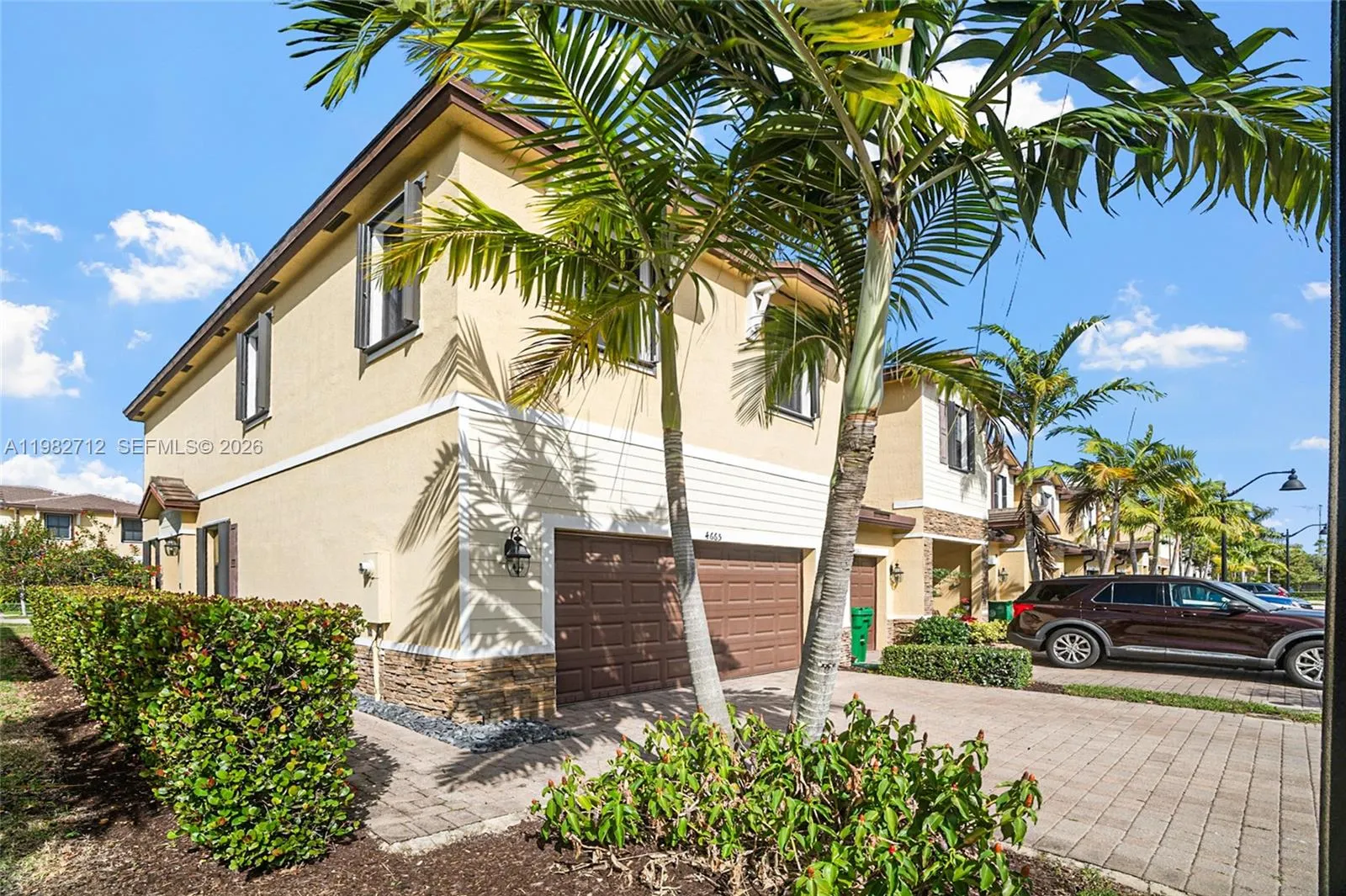 4665 Caspian Way, Davie FL 33314