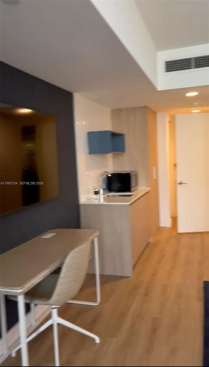 159 NE 6th St # 1804, Miami FL 33132