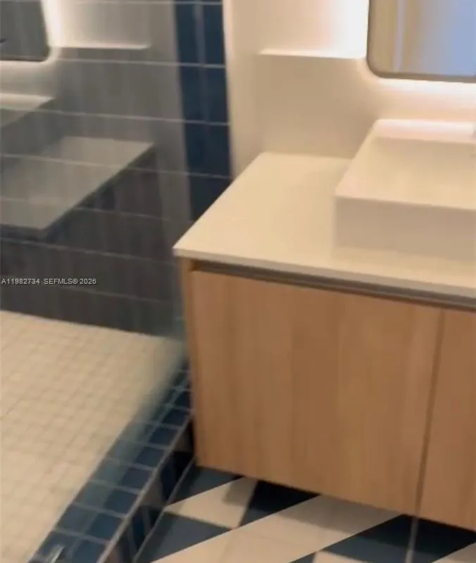 159 NE 6th St # 1804, Miami FL 33132