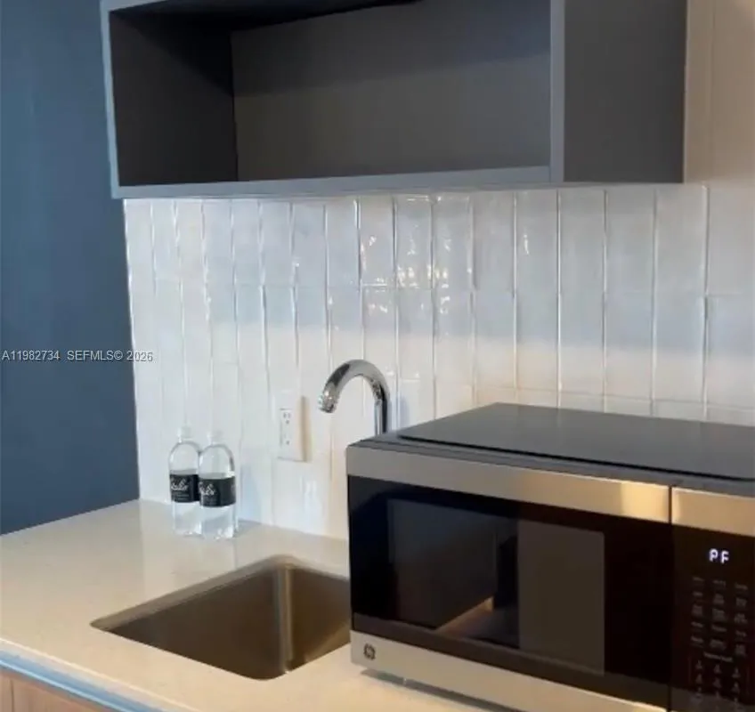 159 NE 6th St # 1804, Miami FL 33132