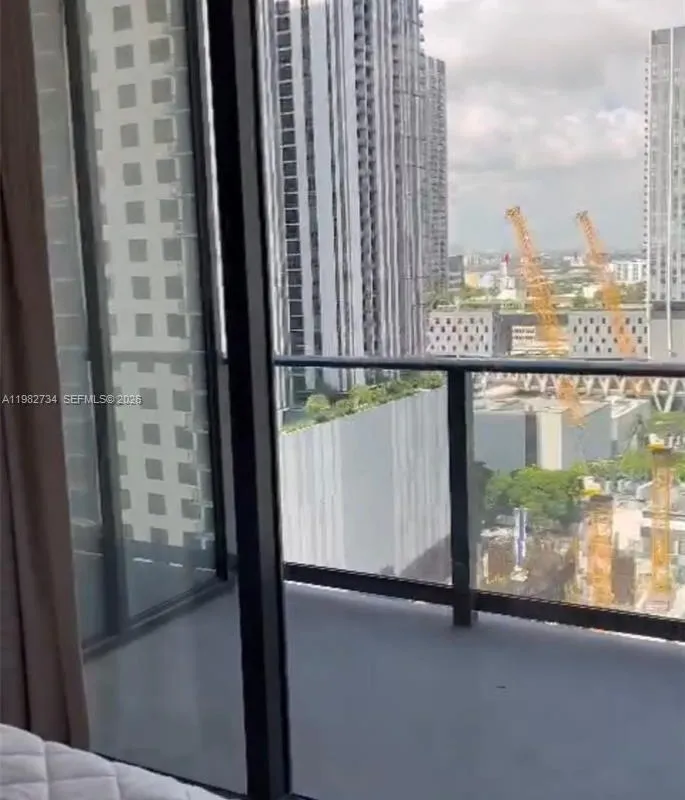 159 NE 6th St # 1804, Miami FL 33132