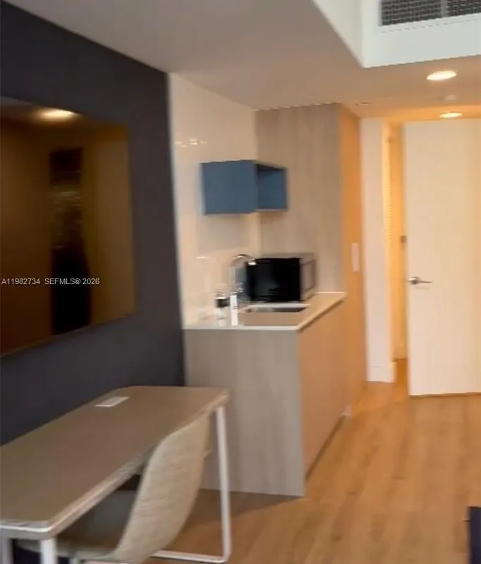 159 NE 6th St # 1804, Miami FL 33132