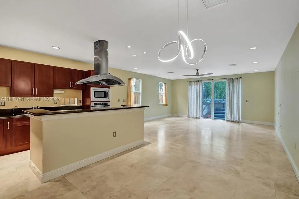 409 SW 5th St, Fort Lauderdale FL 33315