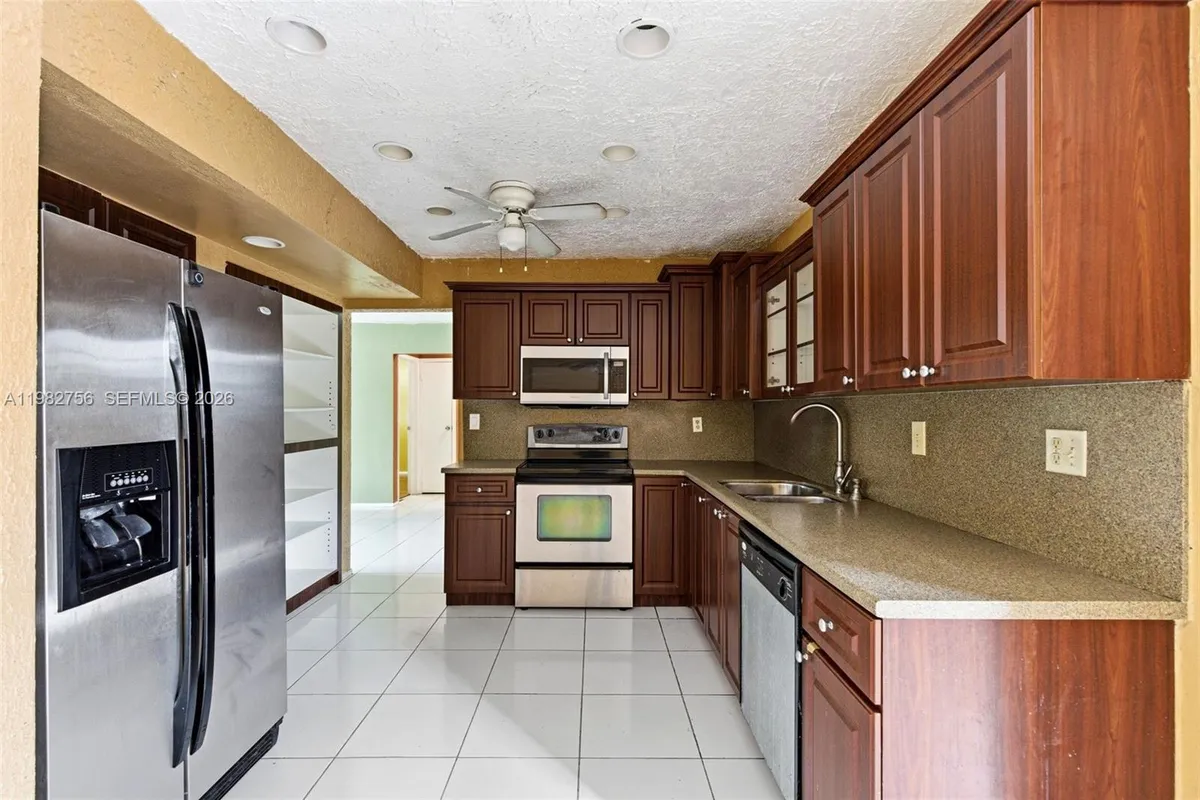 6600 NW 26th St, Sunrise FL 33313