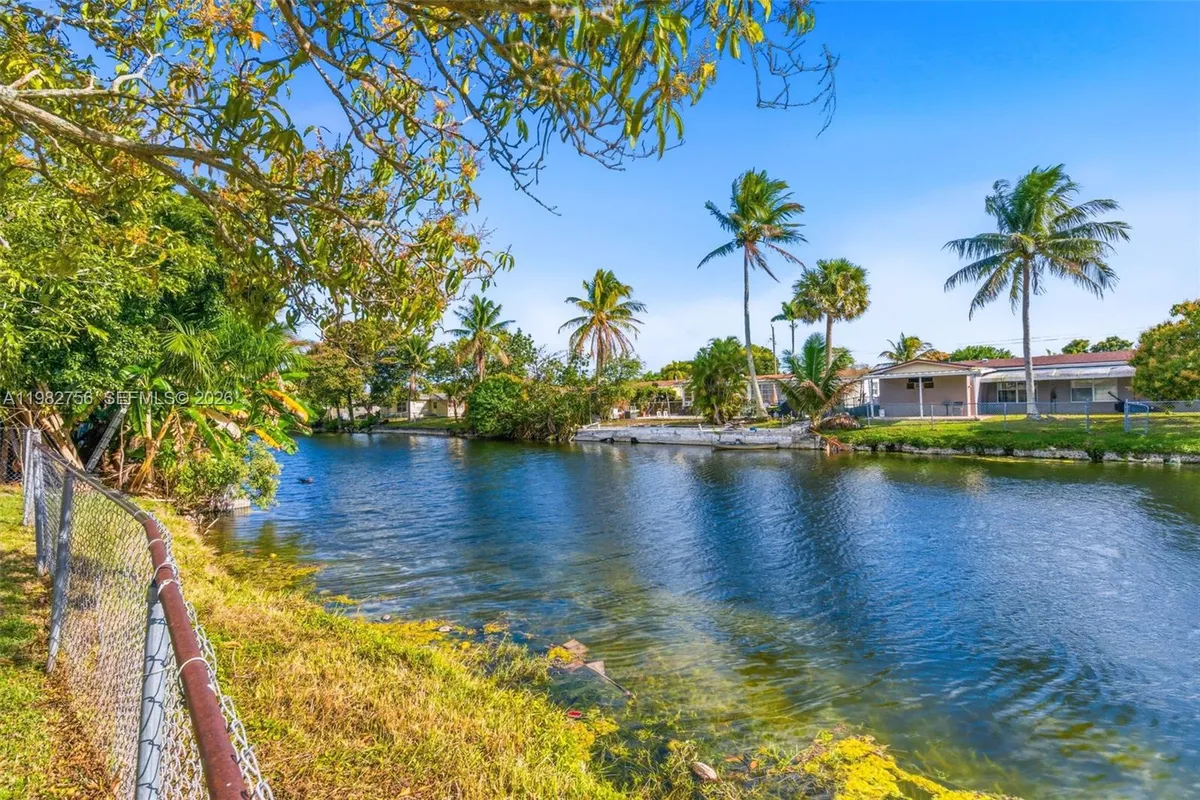 6600 NW 26th St, Sunrise FL 33313