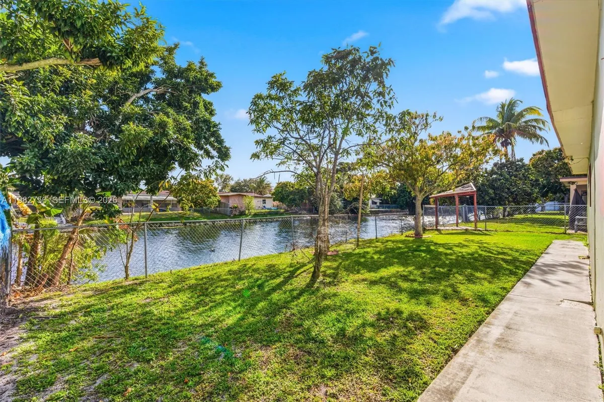 6600 NW 26th St, Sunrise FL 33313