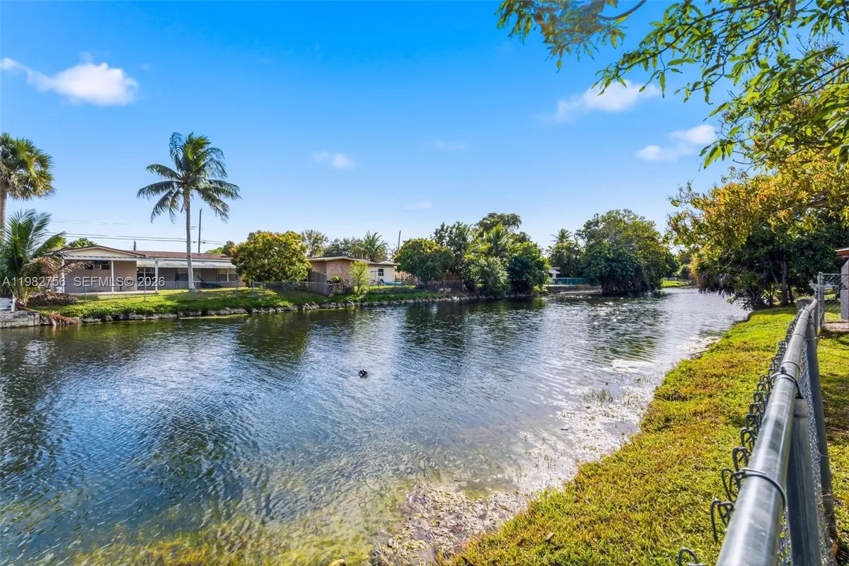 6600 NW 26th St, Sunrise FL 33313