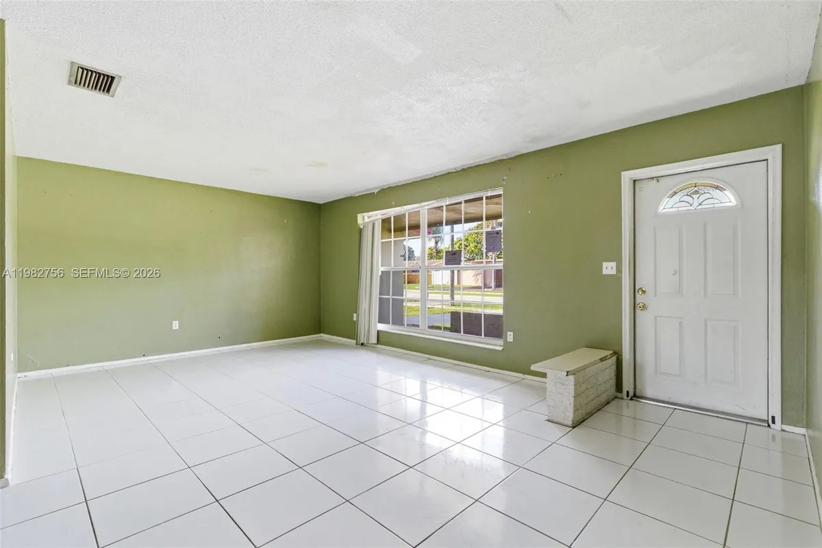 6600 NW 26th St, Sunrise FL 33313