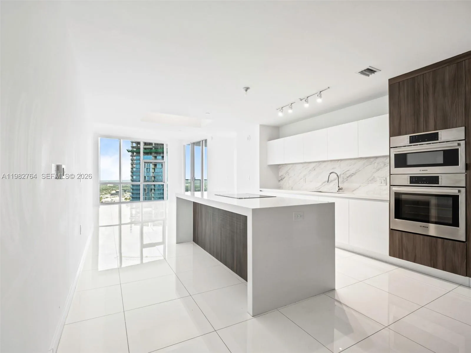 851 NE 1st Ave # 4801, Miami FL 33132