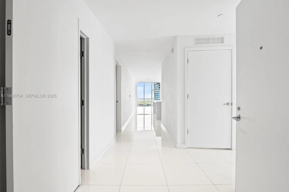 851 NE 1st Ave # 4801, Miami FL 33132