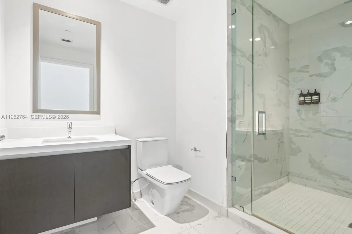 851 NE 1st Ave # 4801, Miami FL 33132