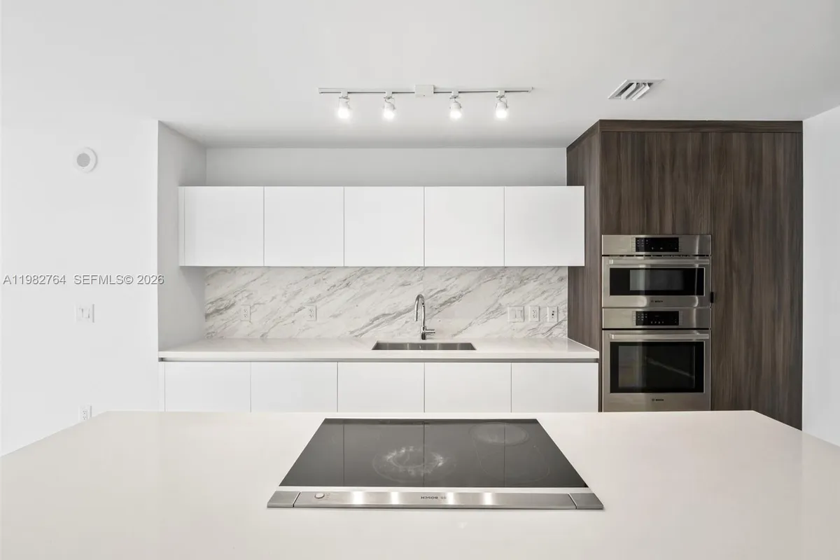 851 NE 1st Ave # 4801, Miami FL 33132