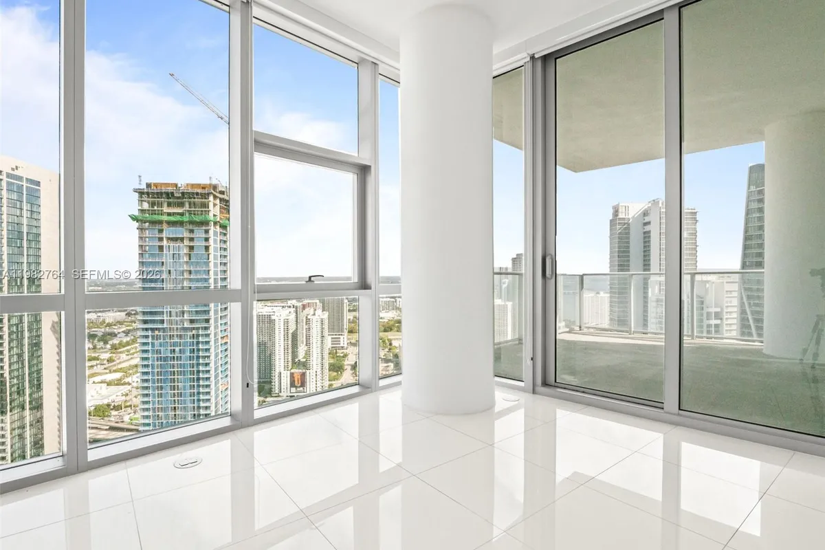 851 NE 1st Ave # 4801, Miami FL 33132