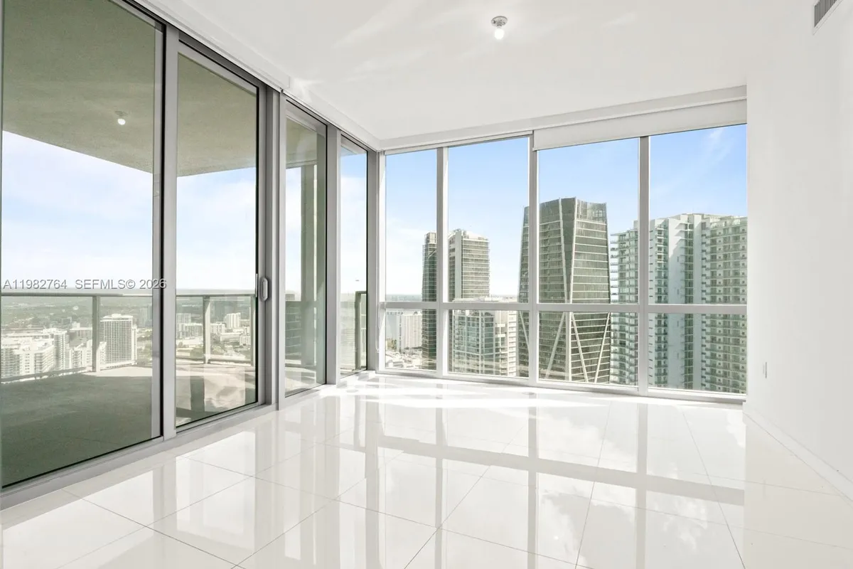 851 NE 1st Ave # 4801, Miami FL 33132