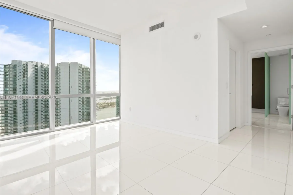 851 NE 1st Ave # 4801, Miami FL 33132