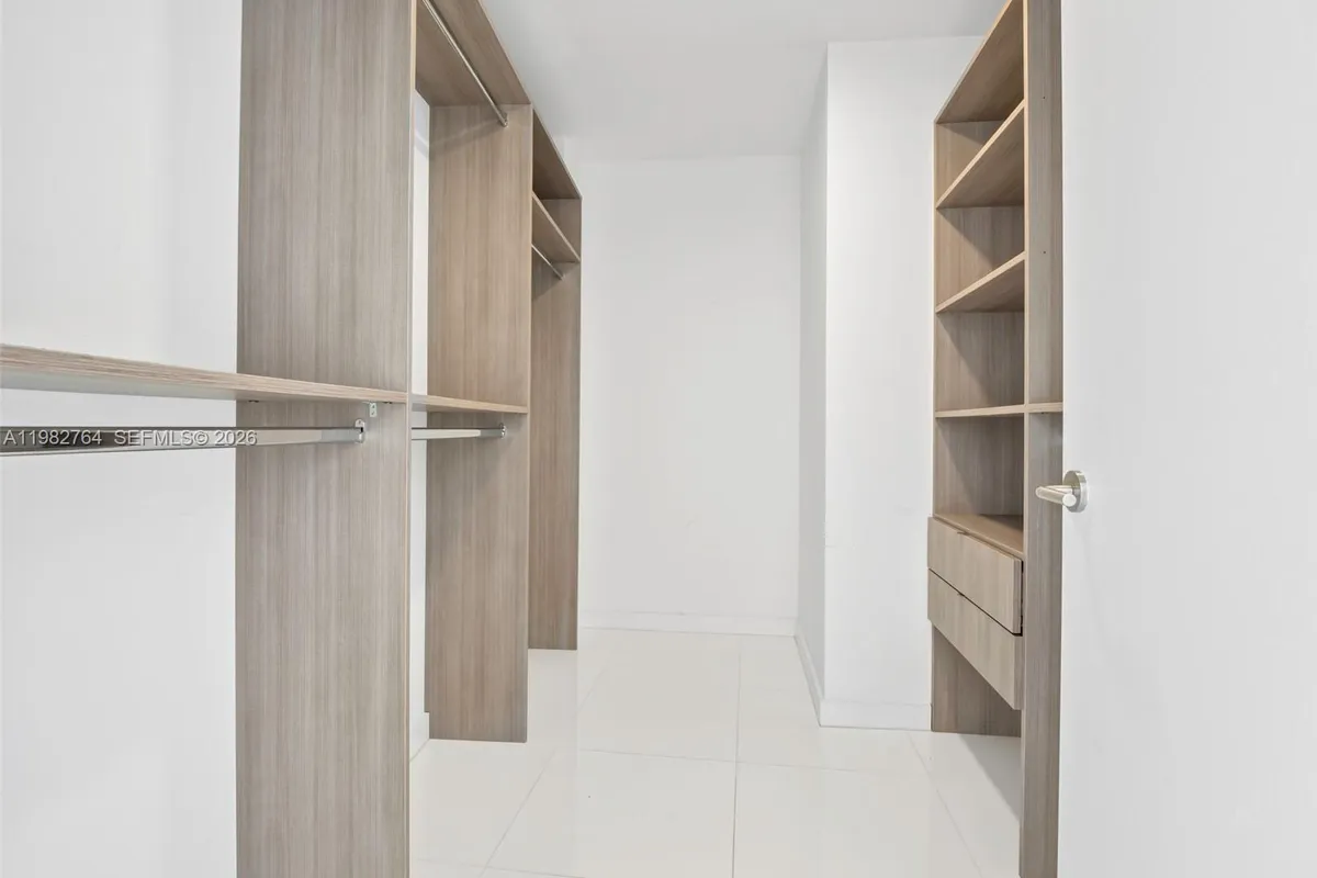 851 NE 1st Ave # 4801, Miami FL 33132