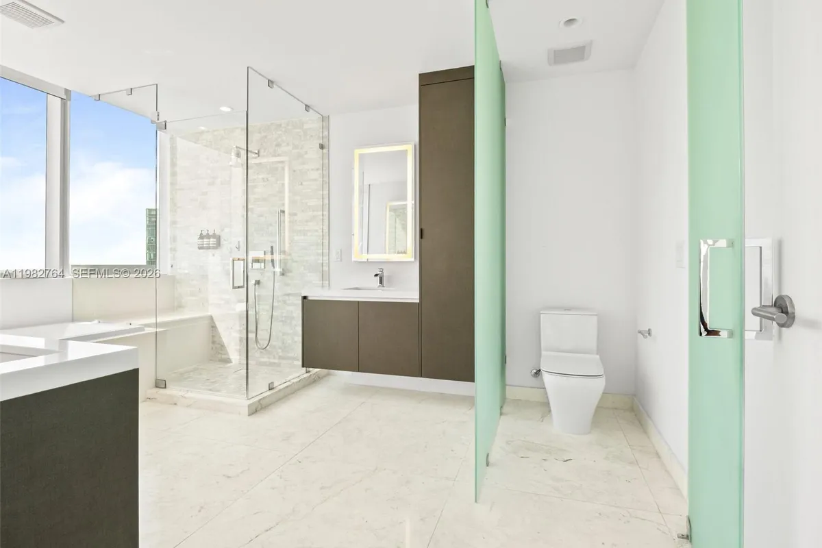 851 NE 1st Ave # 4801, Miami FL 33132