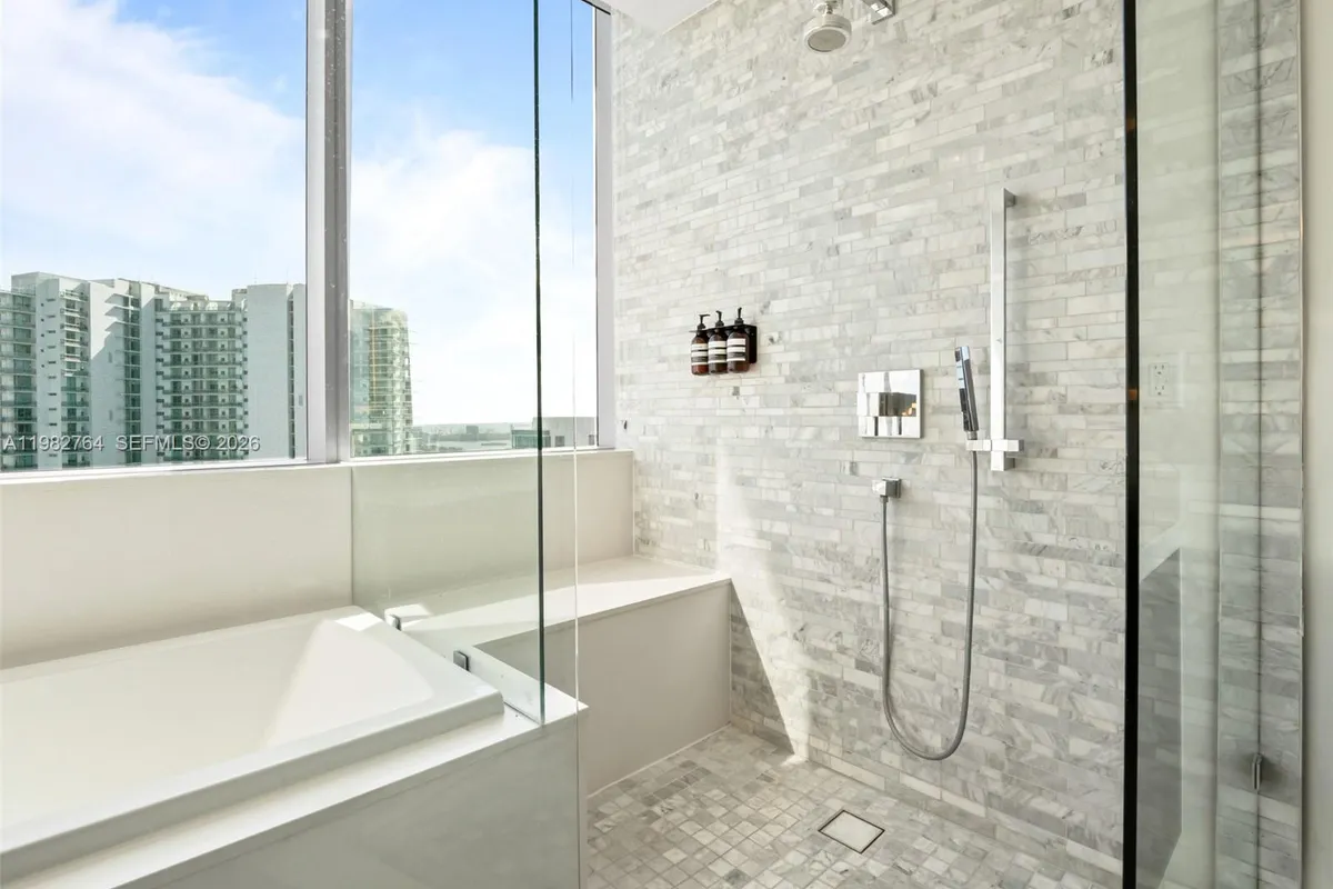 851 NE 1st Ave # 4801, Miami FL 33132