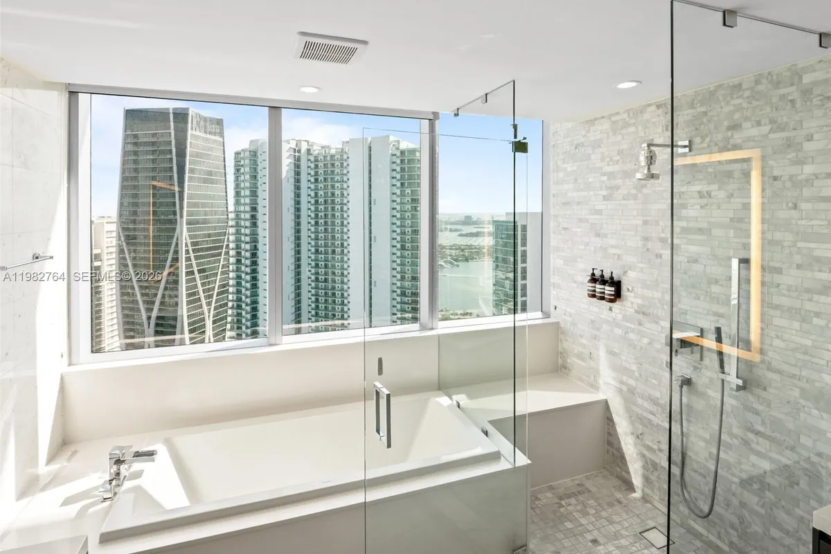 851 NE 1st Ave # 4801, Miami FL 33132